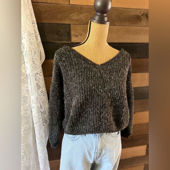 Modern Grey Soft Knit Tie Back Bubble Sleeve Cropped Sweater Size Medium - Picture 9 of 10